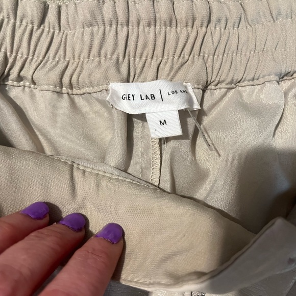 GREY LAB Shiny Cream High Waist Shorts - Picture 3 of 6